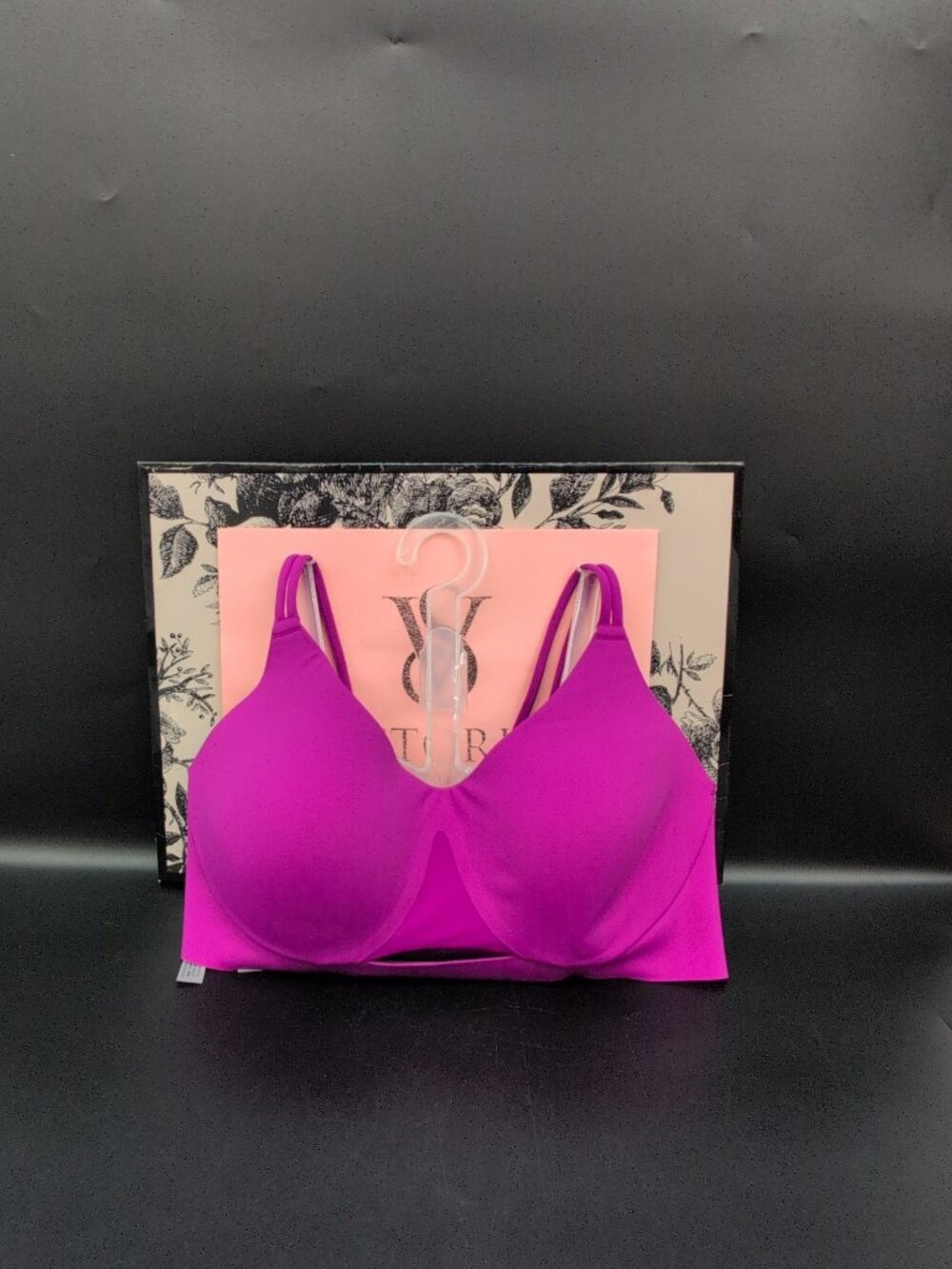 Victoria Secret VSX Elevate Strappy Comfort Sports Bra Medium Berrylicious